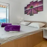 Lejlighed Beautiful In With Wifi Novi Vinodolski
