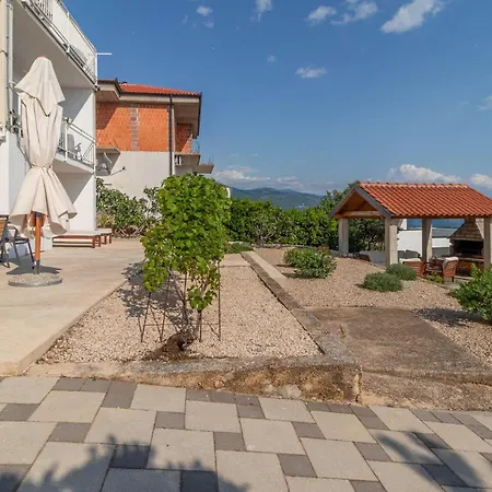 Lejlighed Beautiful In With Wifi Novi Vinodolski